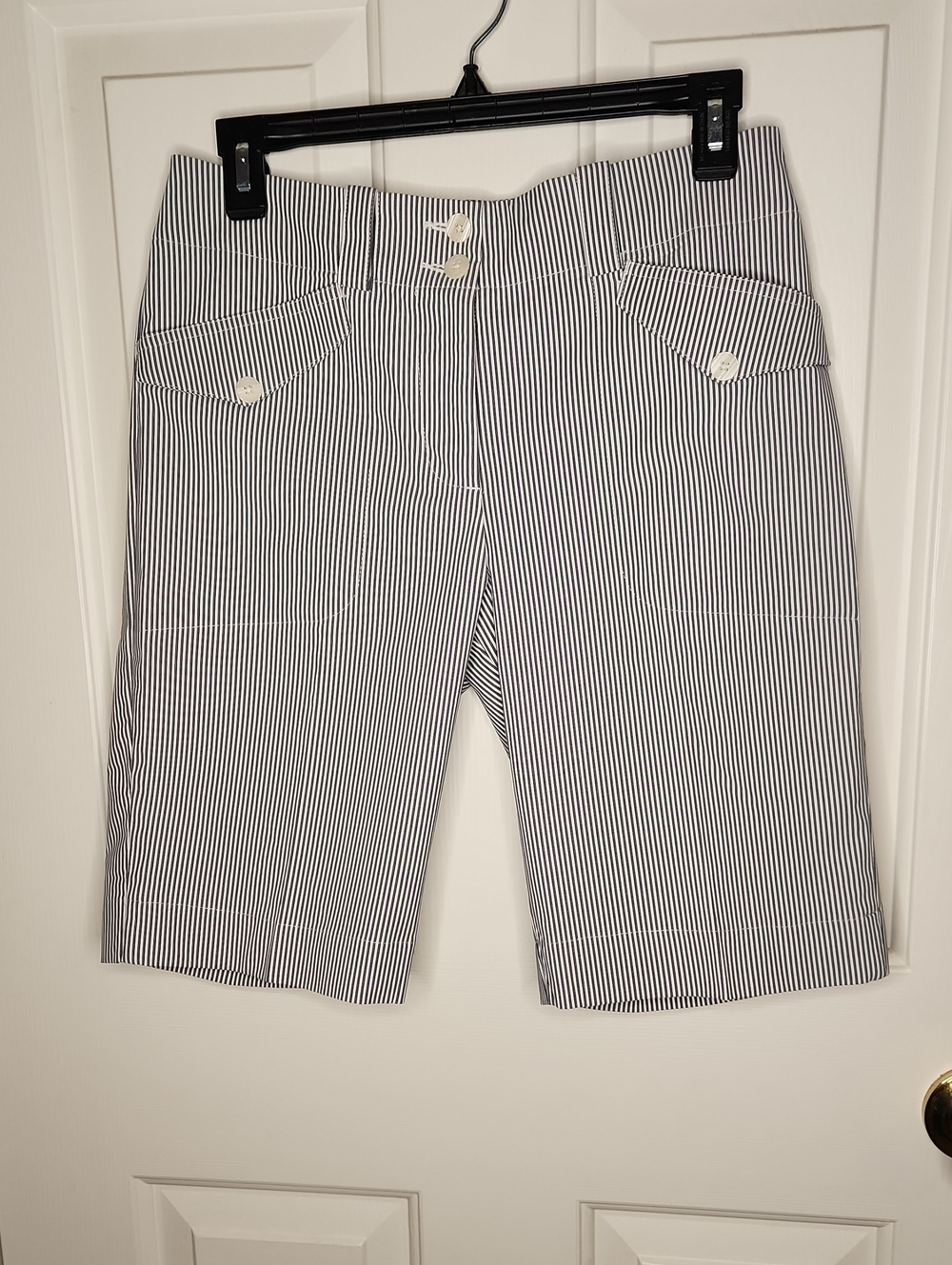 Nike Dri-Fit Women's Bermuda Golf Shorts Blue White Stripe Size 4
